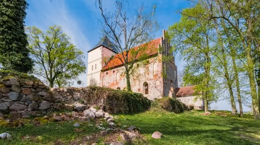 Tajemnice Mazur. Czy w zamku na Mazurach ukryto św. Graala?