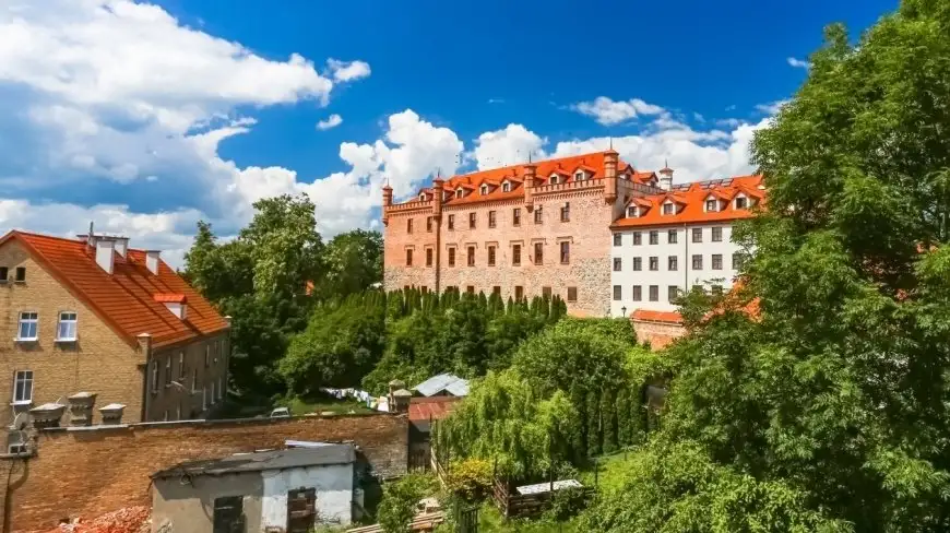 Wakacje z duchami? To możliwe na zamku w Rynie