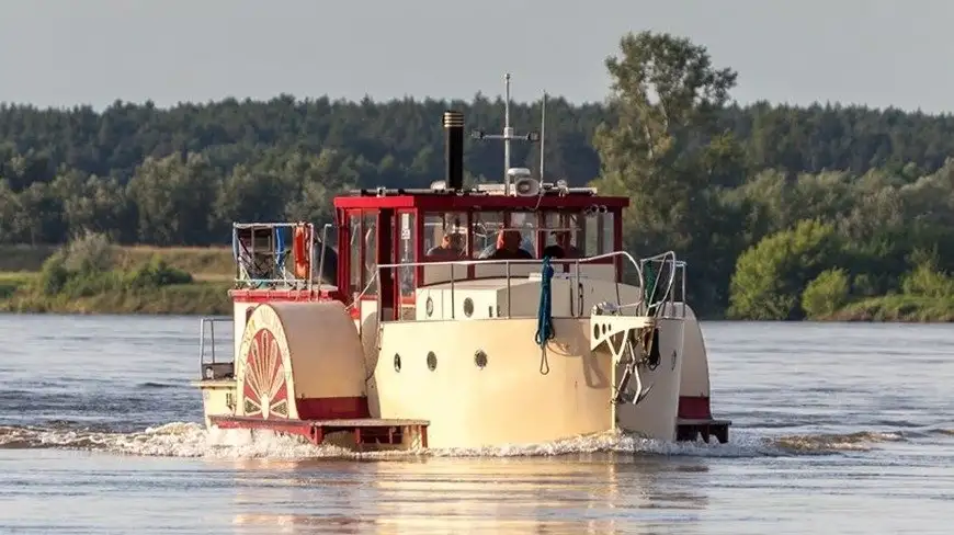 Z Bydgoszczy na Mazury. Rejs niezwykłym statkiem