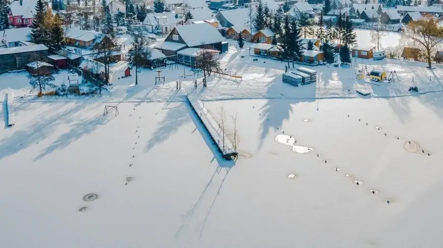 Zamarznięte jeziora są teraz śmiertelnie niebezpieczne!