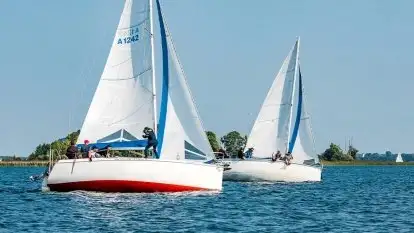 Prawo drogi na mazurskich jeziorach?