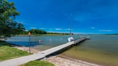 Na Mazurach powstanie nowy hotel. Węgorzewo sprzedało działkę nad jeziorem