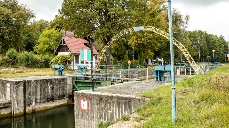 Rozpoczyna się remont śluzy Karwik na Mazurach. Warto poznać jej historię