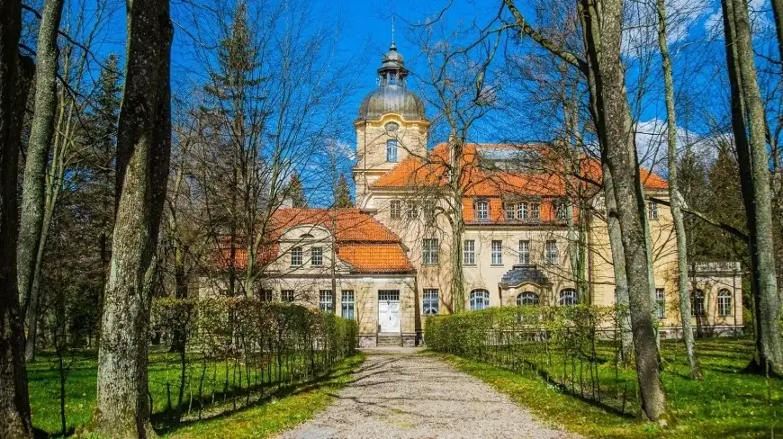 Ciekawe publikacje o Mazurach. Mapa dworów i pałaców Warmii i Mazur