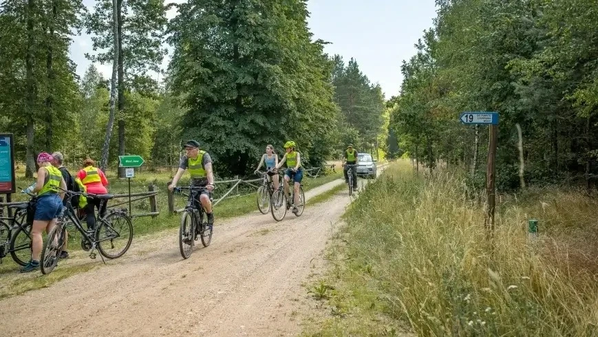 Nie tylko pod żaglami. Trasy piesze i rowerowe na Mazurach