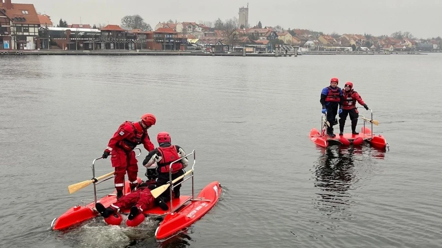 Mazurscy ratownicy wodni mają nowy sprzęt. Pomoże im gdy jeziora skuje lód