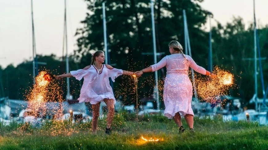 Wieczory pełne magii na Mazurach. Noc Świętojańska w Węgorzewie i w Krutyni