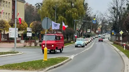 Parada Klasyków – Ogonki 2025. Historia, pasja i biało-czerwona radość na mazurskich drogach