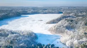 Zima na Mazurach. Mazurski Park Krajobrazowy zaprasza na ferie pełne magii