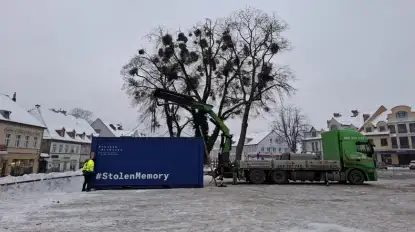 „Skradziona pamięć” powraca. Poruszająca wystawa #StolenMemory zawita do Szczytna na Mazurach