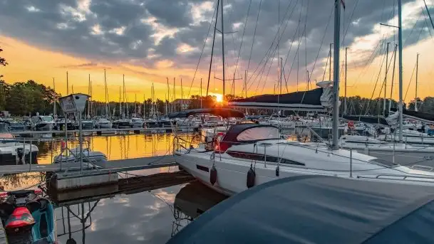 Wschód słońca w Stanicy Wodnej Stranda, sierpień 2021 r.