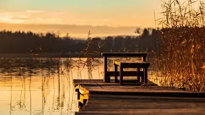 Listopadowy zachód słońca nad jeziorem Tałty, Skorupki