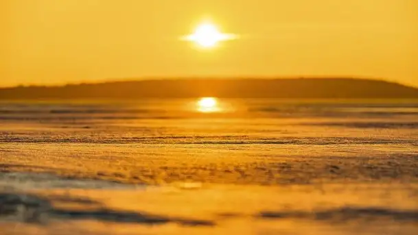 Styczniowy zachód słońca nad jeziorem Święcajty, 2022 r. - zdjęcie 8