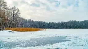 Księżycowy Dworek i jezioro Siercze w okowach zimy - zdjęcie 2