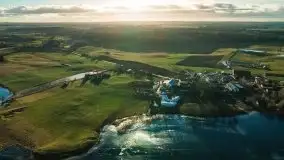 Zimowa sceneria nad plażą przy jeziorze Szóstak - zdjęcie 4