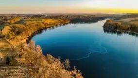 Zachód słońca nad grodziskiem Święta Góra i jeziorem Wojnowo, luty 2022 r. - zdjęcie 6