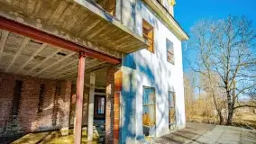 Ruiny pałacu z początku XX wieku w Notyście - zdjęcie 5