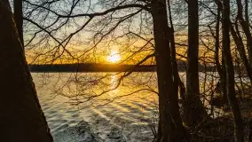 Wschód słońca przy wyspie Wydmińskiej, kwiecień 2022 r. - zdjęcie 23