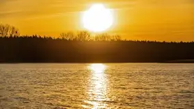 Wschód słońca przy wyspie Wydmińskiej, kwiecień 2022 r. - zdjęcie 28