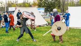 Wikingowie i średniowieczne klimaty na zdjęciach z otwarcia sezonu w Giżycku - zdjęcie 1