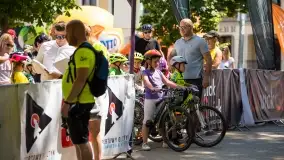 Fotorelacja z muzycznego i sportowego rozpoczęcia wakacji w Mikołajkach - zdjęcie 40