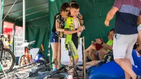 Fotorelacja z muzycznego i sportowego rozpoczęcia wakacji w Mikołajkach - zdjęcie 45