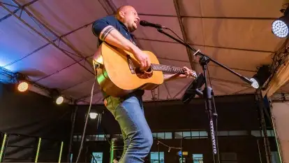 Grają na Mazurach - Piotr Karpienia