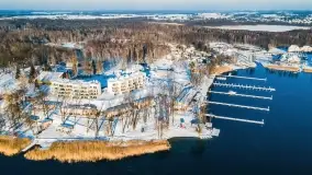 Stranda w pięknej, grudniowej i zimowej scenerii - zdjęcie 1