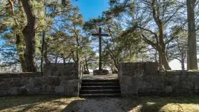 Cmentarz wojenny Jagerhohe i jezioro Święcajty na początku wiosny, 2022 - zdjęcie 26