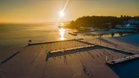 Zimowy wschód słońca w PTTK Wilkasy nad jeziorem Niegocin - zdjęcie 3