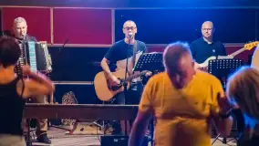 Grają na Mazurach - Czarna Bandera w Strandzie - zdjęcie 11