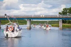 Rejs po mazurskich jeziorach, który pomaga dzieciom z domów dziecka - zdjęcie 9