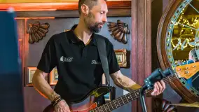 Grają na Mazurach, Shantaż w tawernie Albatros - zdjęcie 16