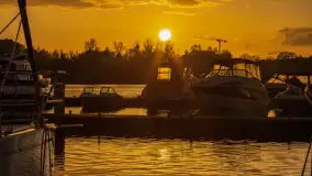 Zachód słońca w Mikołajkach, czuć sezon 2023 - zdjęcie 24