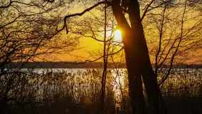 Zachód słońca w Pierkunowie, jezioro Kisajno, kwiecień 2023 r. - zdjęcie 20