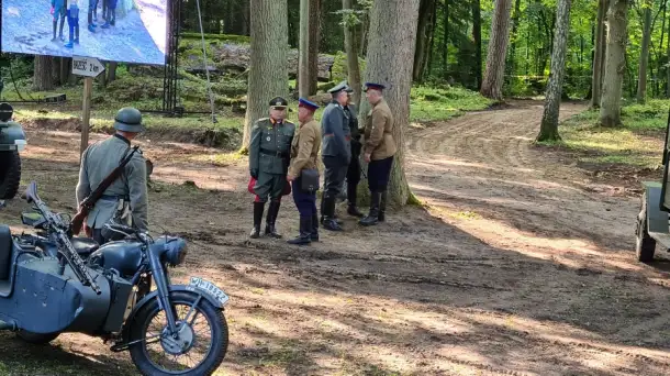 Niezwykła inscenizacja w Wilczym Szańcu. Tym razem o obronie Twierdzy Brzeskiej - zdjęcie 5
