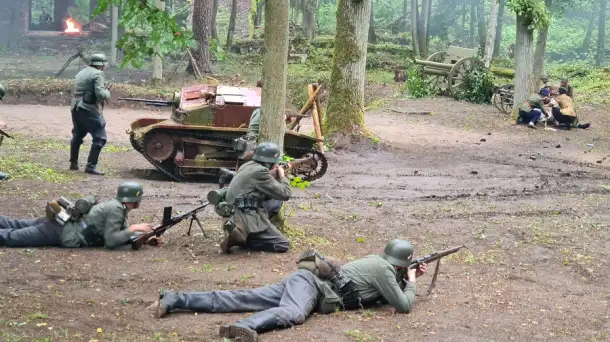 Niezwykła inscenizacja w Wilczym Szańcu. Tym razem o obronie Twierdzy Brzeskiej - zdjęcie 4