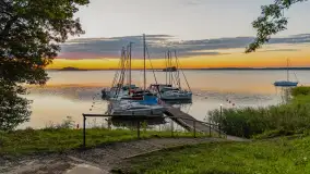Wschód słońca nad jeziorem Mamry, Stanica Wodna Kietlice, sierpień 2023 r. - zdjęcie 17