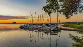 Wschód słońca nad jeziorem Mamry, Stanica Wodna Kietlice, sierpień 2023 r. - zdjęcie 3