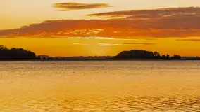 Wschód słońca nad jeziorem Mamry, Stanica Wodna Kietlice, sierpień 2023 r. - zdjęcie 48