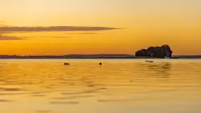 Wschód słońca nad jeziorem Mamry, Stanica Wodna Kietlice, sierpień 2023 r. - zdjęcie 41