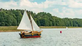 Oldtimery w Strandzie i na jeziorze Kisajno, sierpień 2023 r. - zdjęcie 89