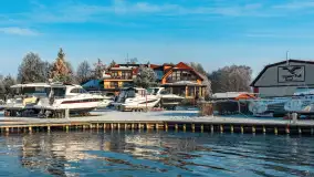 Mazurska biała jesień w porcie Ognisty Ptak, listopad 2023 r. - zdjęcie 20