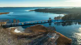 Zimowe Mazury z drona na różnych ujęciach - zdjęcie 17