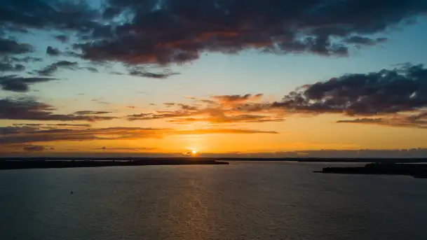 Zapomniany zachód słońca w Pierkunowie z drona, lipiec 2020 r.