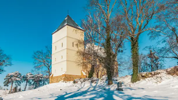 Zamek Krzyżacki, a teraz kościół w Bezławkach w zimowej scenerii, styczeń 2024 r. - zdjęcie 2