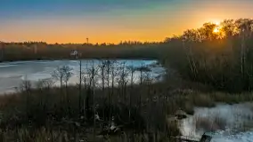 Wschód słońca z resztkami zimy nad jeziorem Siercze, styczeń 2024 r. - zdjęcie 35