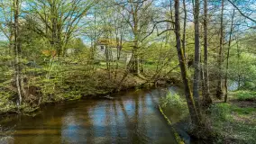 Młyn wodny i jaz we wsi Krutyński Piecek, kwiecień 2024 r. - zdjęcie 4