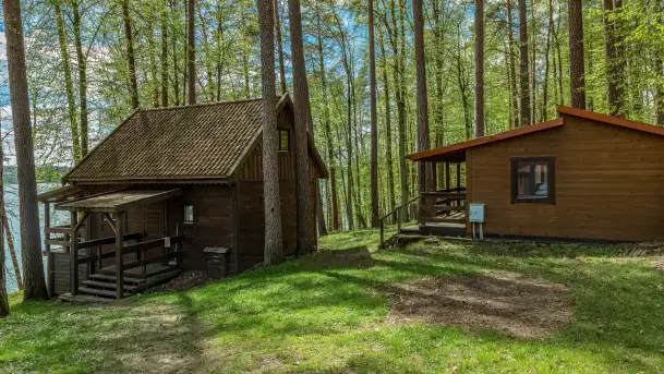 Zdjęcia: Atrakcyjne noclegi w domkach nad jeziorem Nidzkim: Ośrodek Wypoczynkowy Wodnik - zdjęcie 9