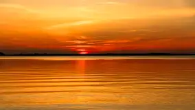 Zachód słońca nad jeziorem Dargin z komarami w planie - zdjęcie 5